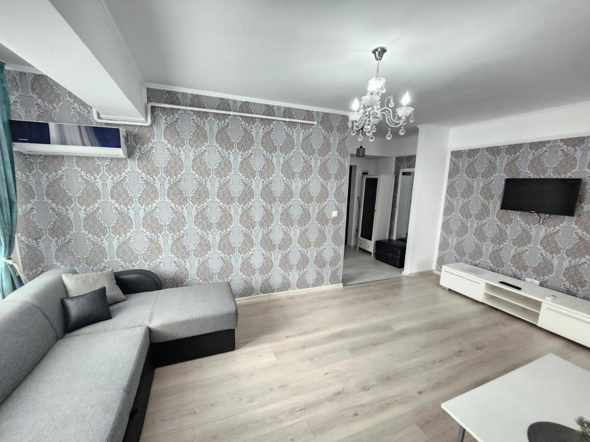 New House In Ultra Center Near Iulius & Palas Mall 雅西 外观 照片